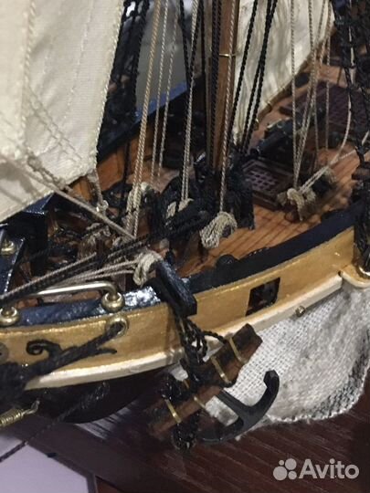 Модель парусной шхуны