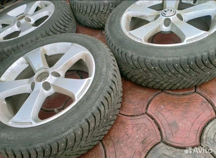 Nokian Tyres Hakkapeliitta 8 205/55 R17 95T