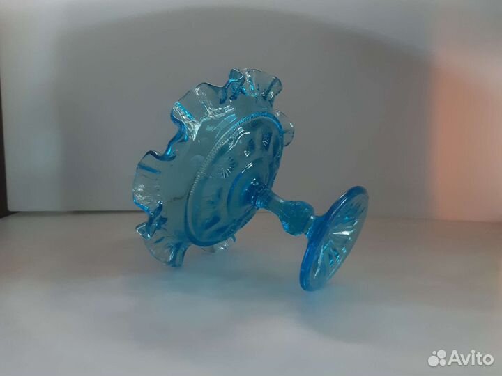 Антикварная вазочка на ножке стекло Мальцов