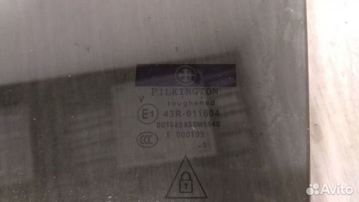 Стекло двери задней левой Jaguar F-Pace