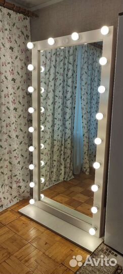 Зеркало напольное с подсветкой