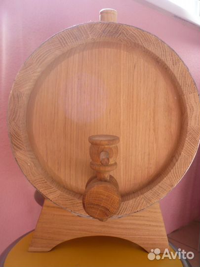 Коньячный дубовый бочонок