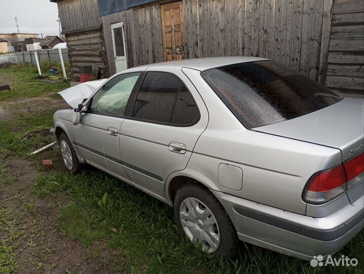 Nissan Sunny 1.5 AT, 2001, битый, 295 000 км