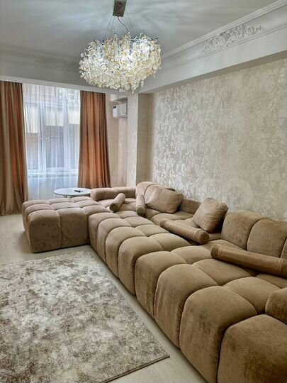 2-к. квартира, 70 м², 1/9 эт.