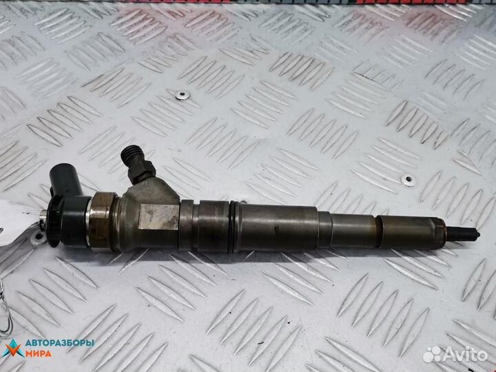Форсунка BMW 5 E60/E61 2004 13537793836