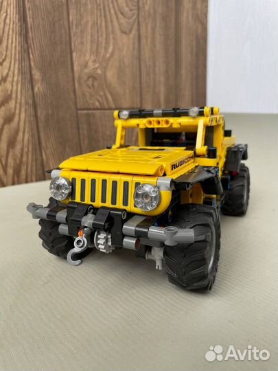 Оригинальный конструктор lego Technic Jeep