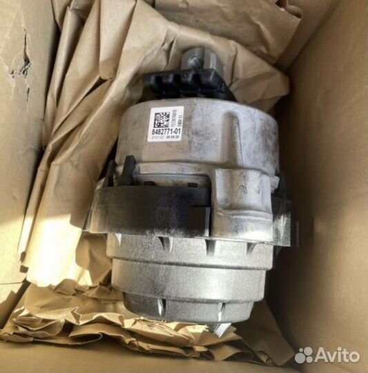 Новая подушка двигателя BMW g30 B47 - правая