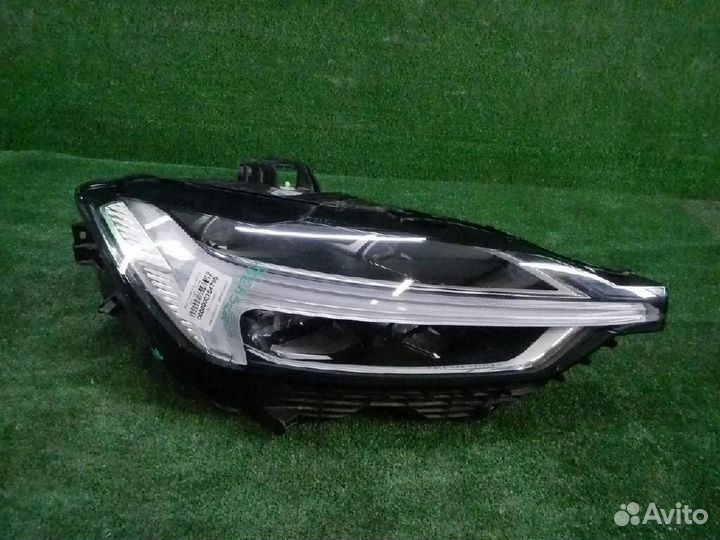 Фара правая Volvo XC60