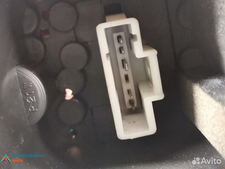 Фонарь задний правый Peugeot 206 2003 6351R4