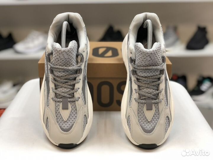 Кроссовки Adidas Yeezy boost 700