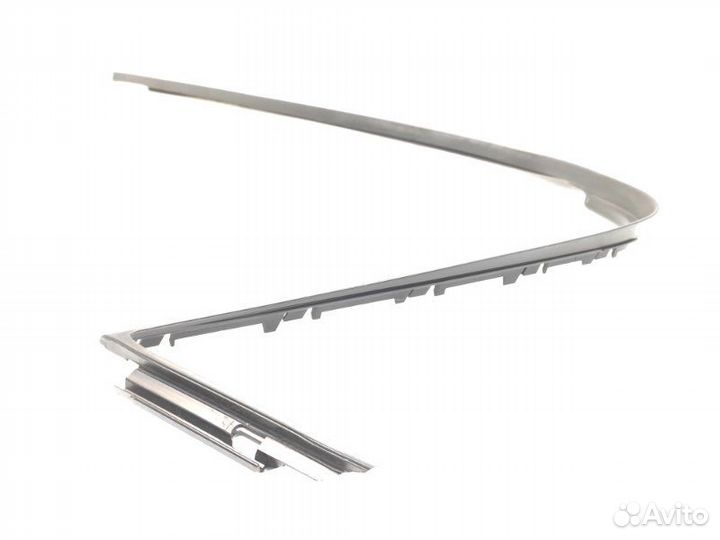 Молдинг стекла задний правый Land Rover Discovery