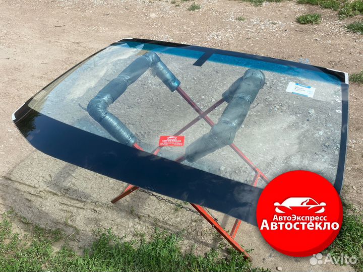 Лобовое стекло Nissan X Trail (T31)