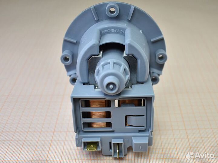Помпа на 3 винтах, выводы назад, раздельно, Askoll