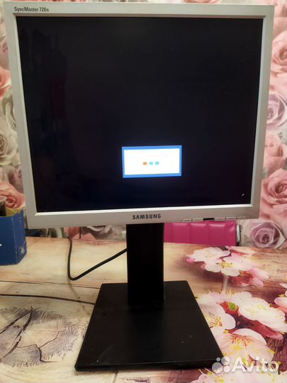 Монитор Samsung syncmaster 720n