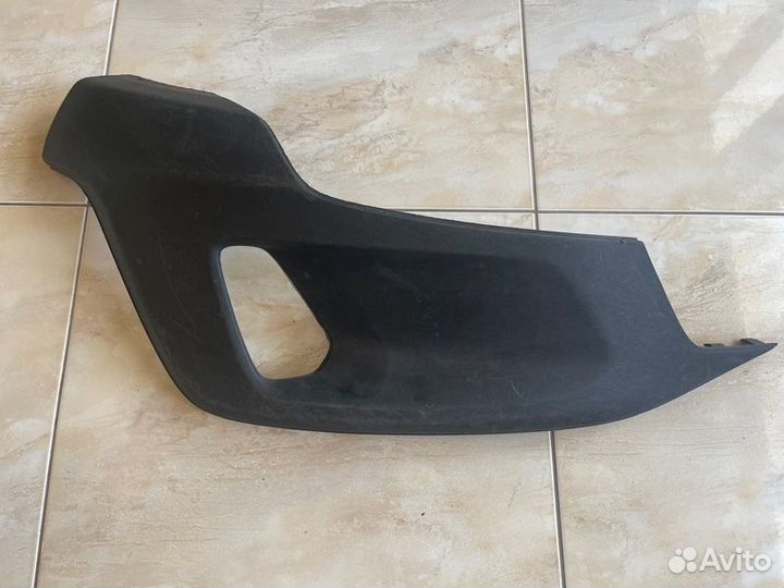 Решетка в бампер передняя левая Volvo V 40 Cross