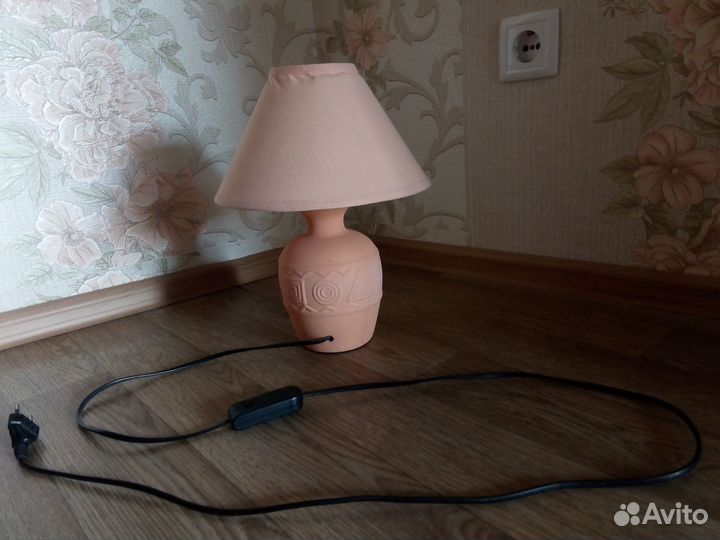 Лампа настольная