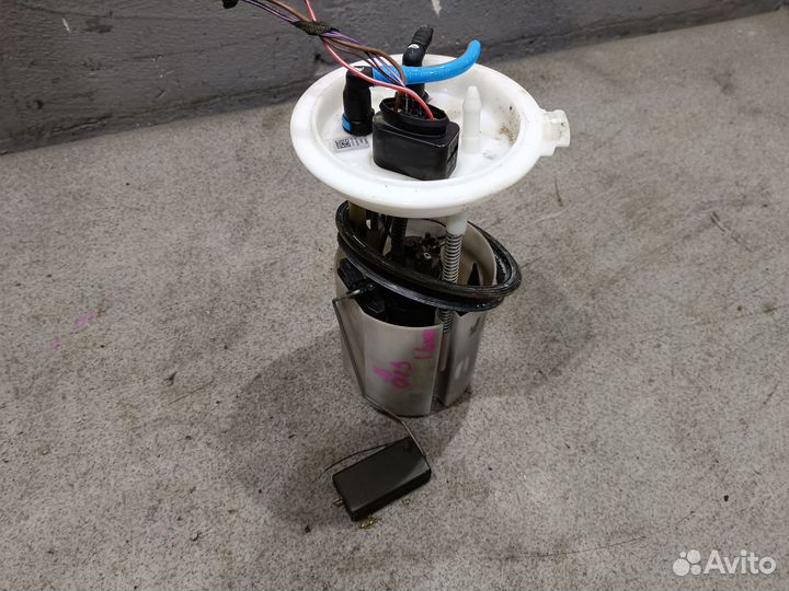 Топливный насос в сборе для 1.6 Volkswagen Jetta 6