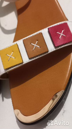 Босоножки новые размер 40