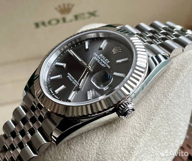 Часы Rolex Datejust серые