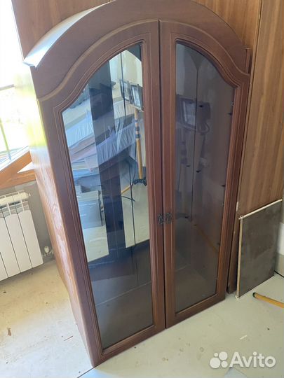 Шкаф сервант с ящиками