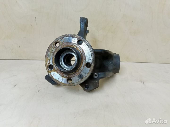 Кулак поворотный передний правый Volkswagen Polo