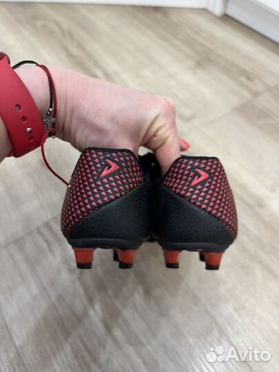 Футбольные бутсы шиповки