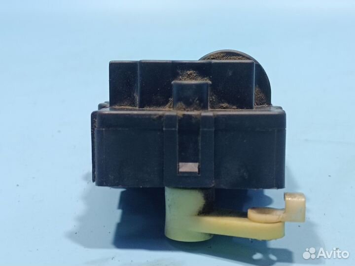 Моторчик заслонки отопителя для Mitsubishi Carisma