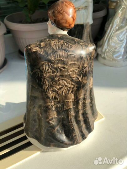 Статуэтки фарфоровые