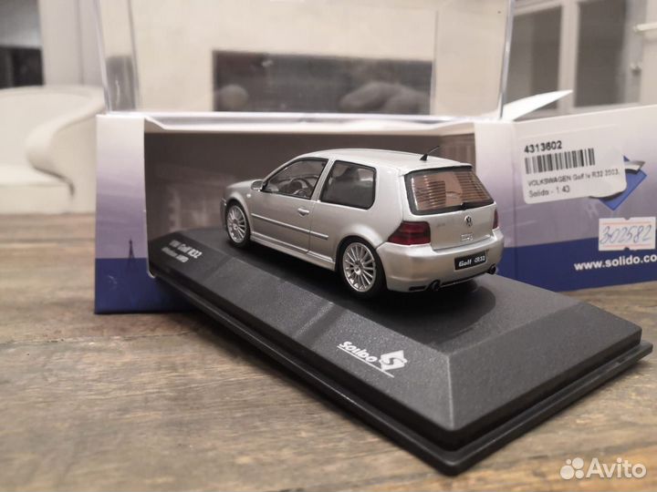 Volkswagen Golf 4 r32 1/43 Solido