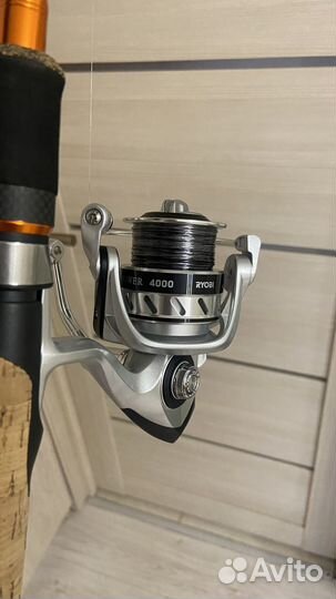 Ryobi спининг + катушка + 3-ех секционный чехол