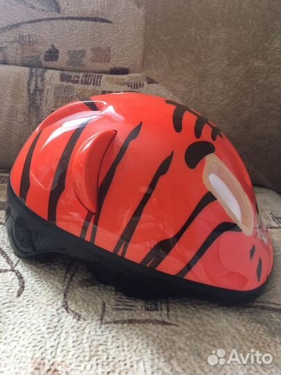 Шлем защитный для роликов