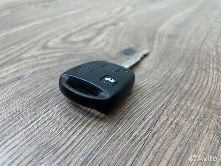 Смарт ключ Toyota Camry ACV40