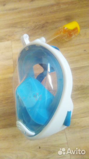 Маска для подводного плавания с трубкой