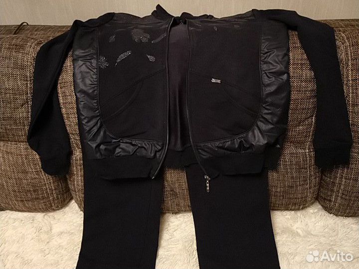 Спортивный костюм - тройка