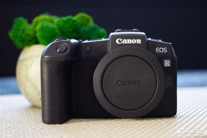 Беззеркальная камера Canon EOS RP Body черная