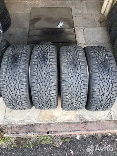 Nokian Tyres Hakkapeliitta 7 215/60 R16