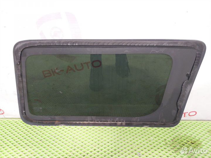 Заднее боковое стекло левое Hummer H3