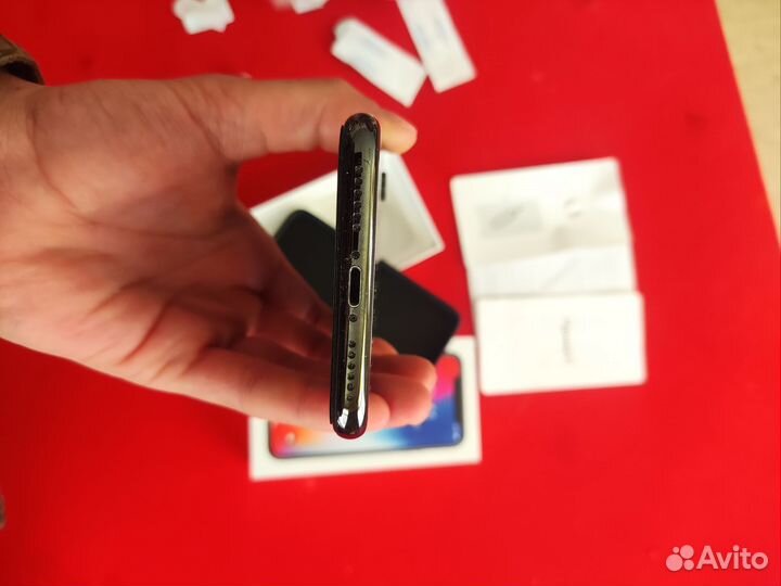 iPhone X, 64 ГБ