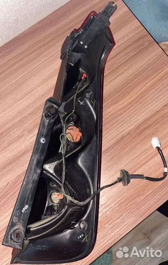 Фонарь задний левый Nissan note e11