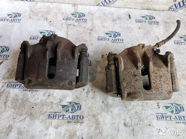 Суппорт тормозной передний Renault Scenic II (2003