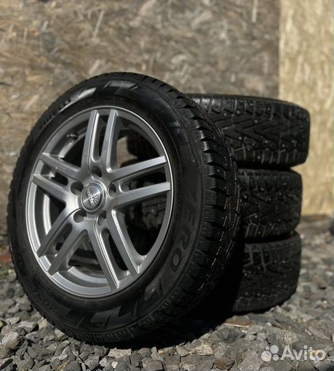 Pirelli Ice Zero 205/55 R16 94T