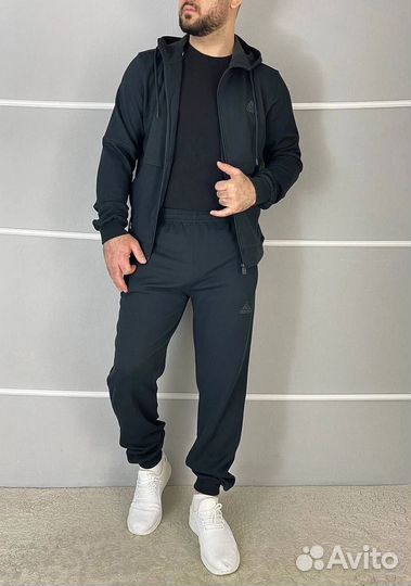 Спортивный костюм adidas