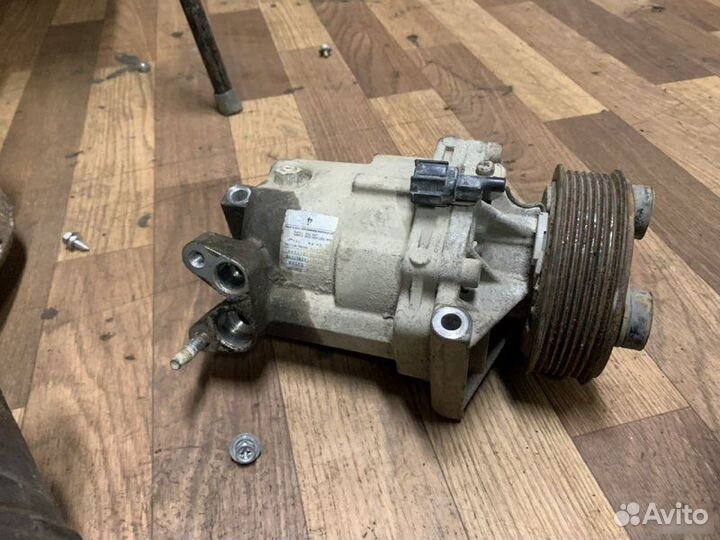 Компрессор кондиционера Nissan Note
