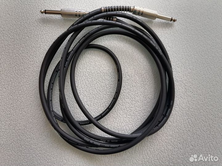 Гитарный кабель 3 метра Италия