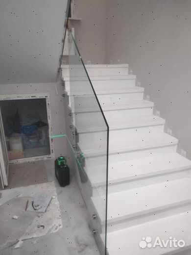 Лестничные ограждения из стекла