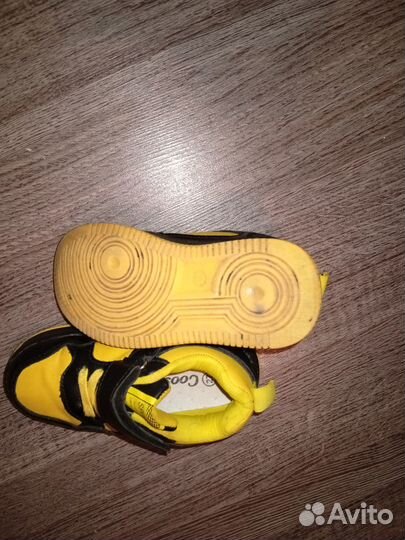 Кроссовки детские