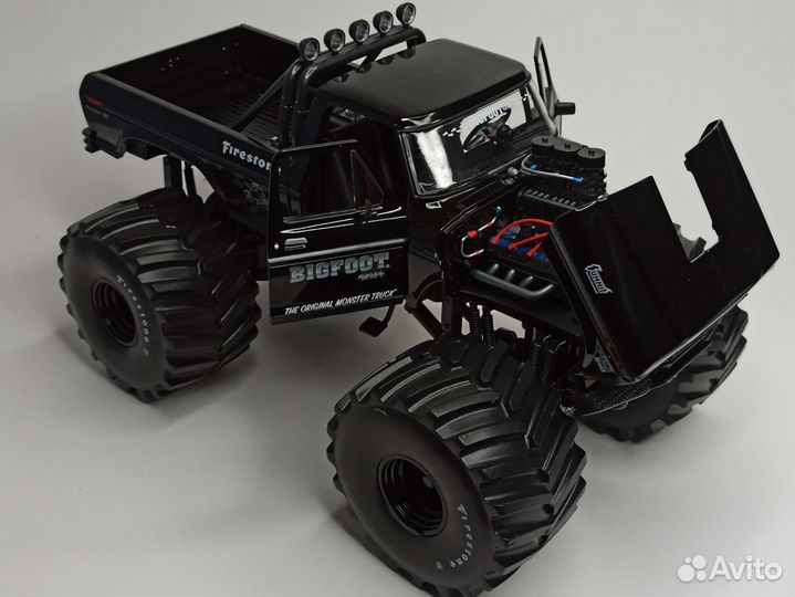 Ford F-250 Monster Truck Bigfoot 66 Tyres 1:18