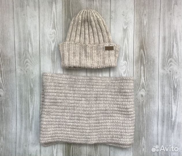 Зимние шапки, шарф