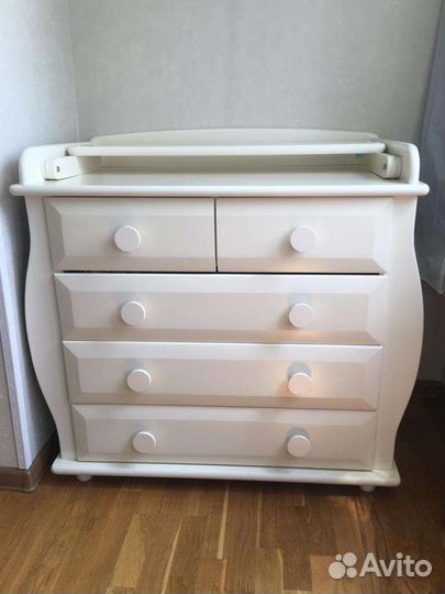 Пеленальный комод. кровать детская