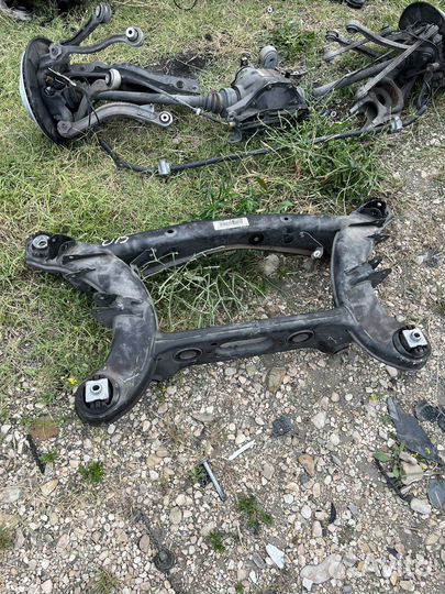 Задняя балка подрамник на w212 w204 w218